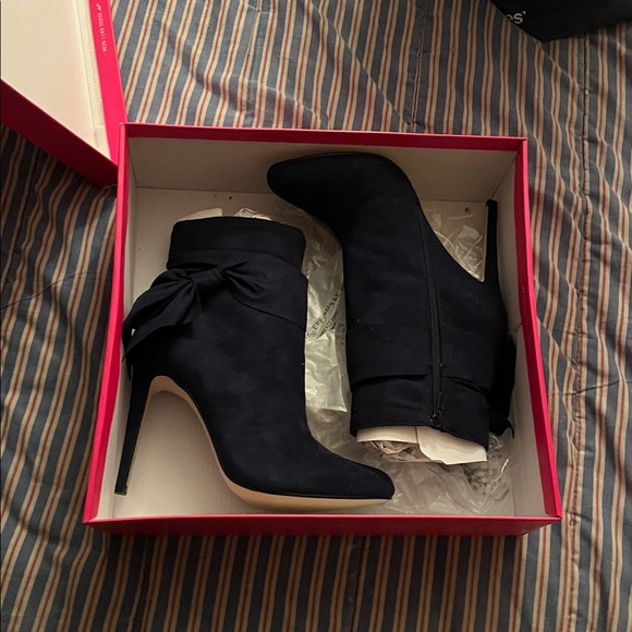 NIB Navy Suede Bow Accent Bootie - Picture 4 of 7